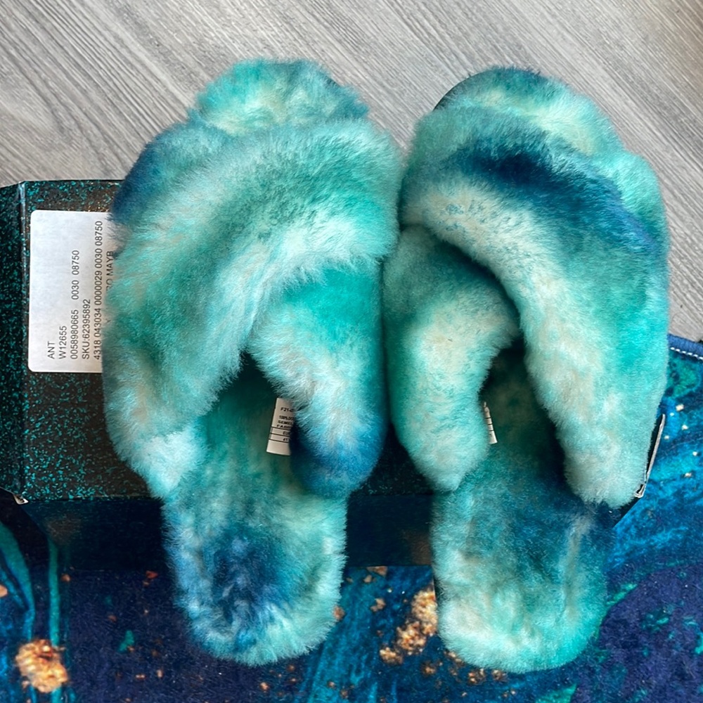 Emu slipper sandals, never worn!!